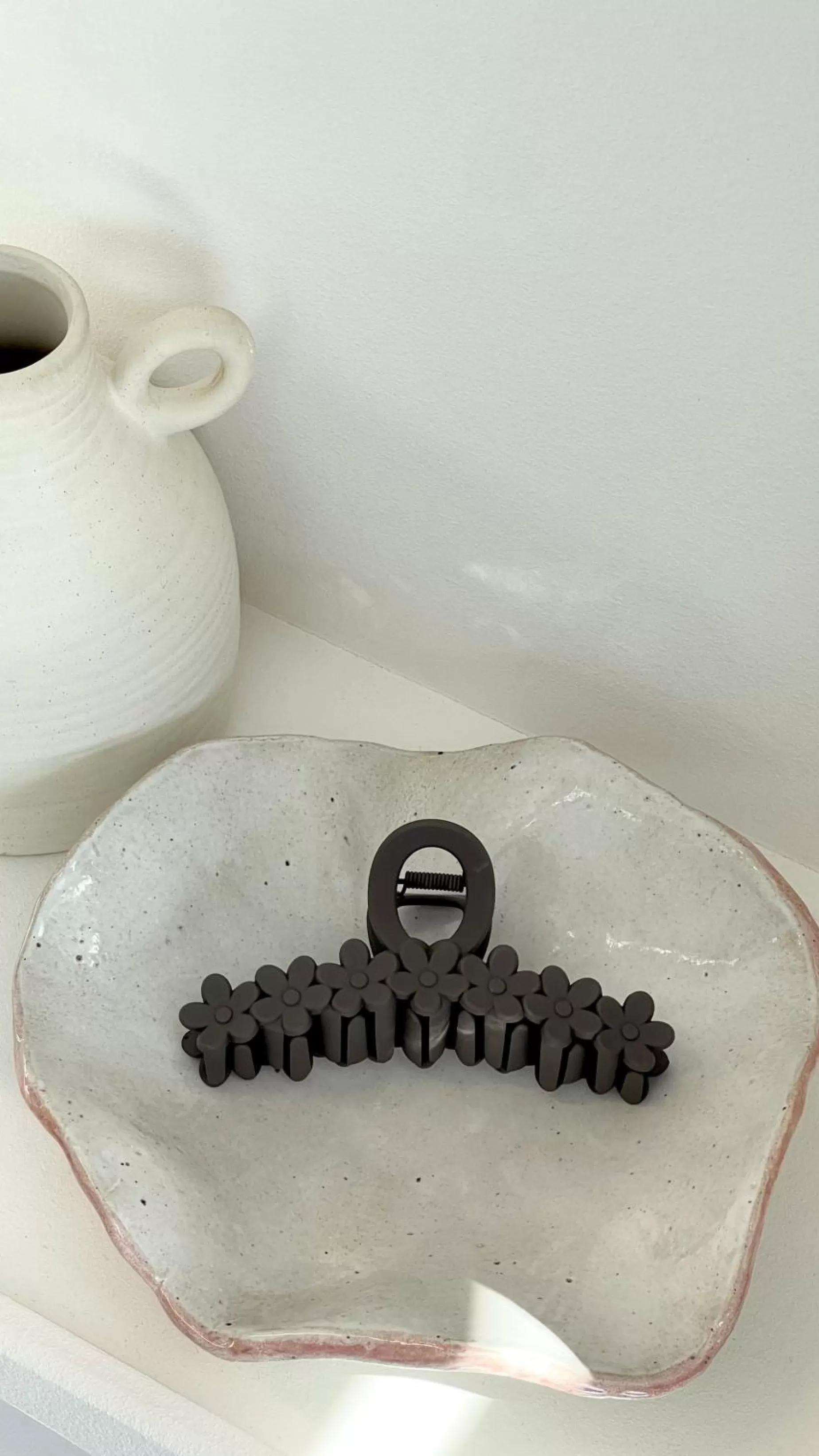 Daisy Meadows Matte Claw Clip - | Billy J Online