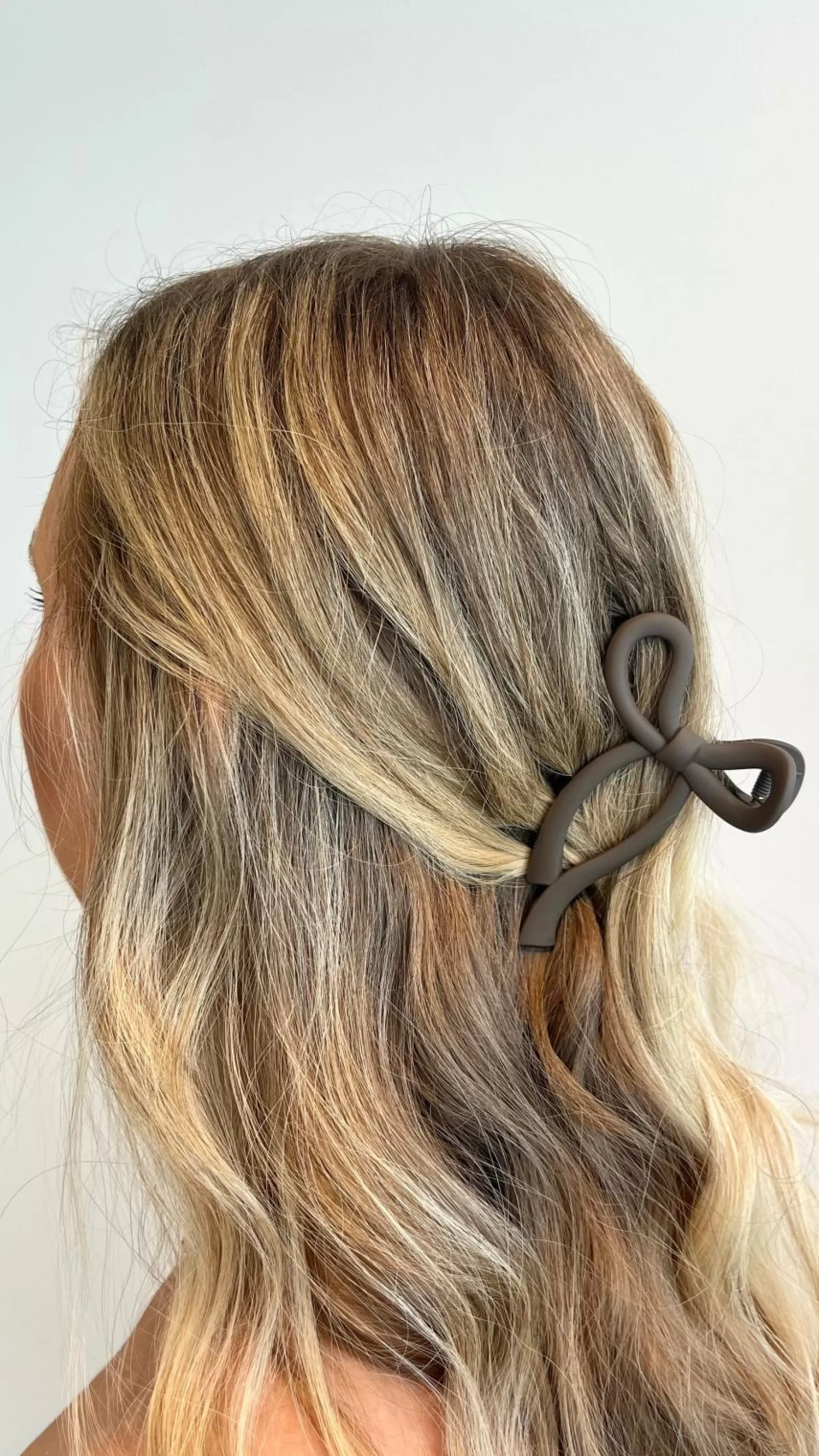 Matte Bow Claw Clip - | Billy J Sale